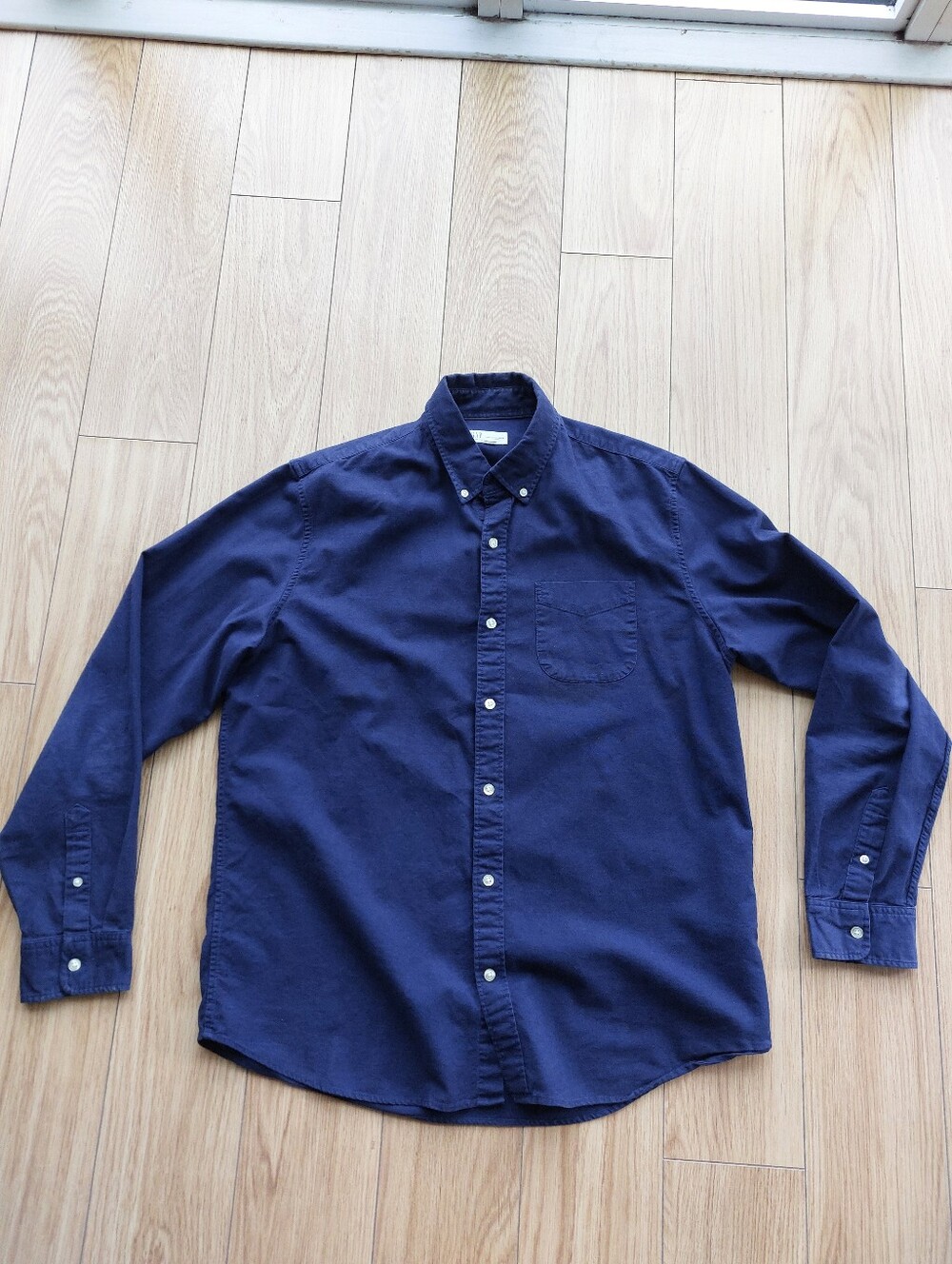 Gap Men's Long-Sleeve Button-Down Shirt - Navy - Large